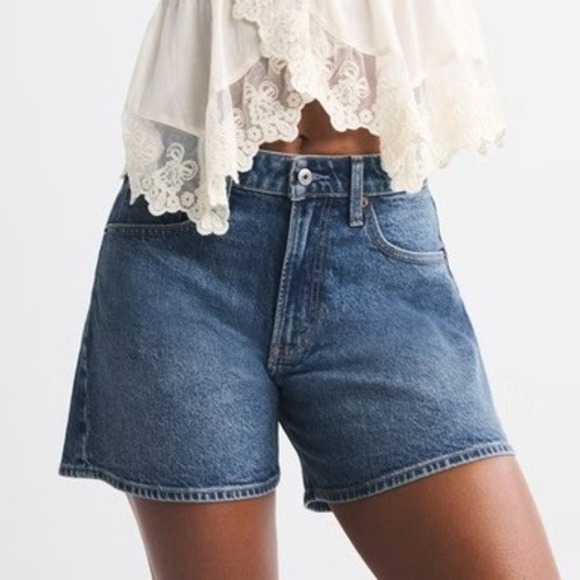 Abercrombie & Fitch Pants - Abercrombie & Fitch Curve Love High Rise Dad Short Medium Wash Size 6